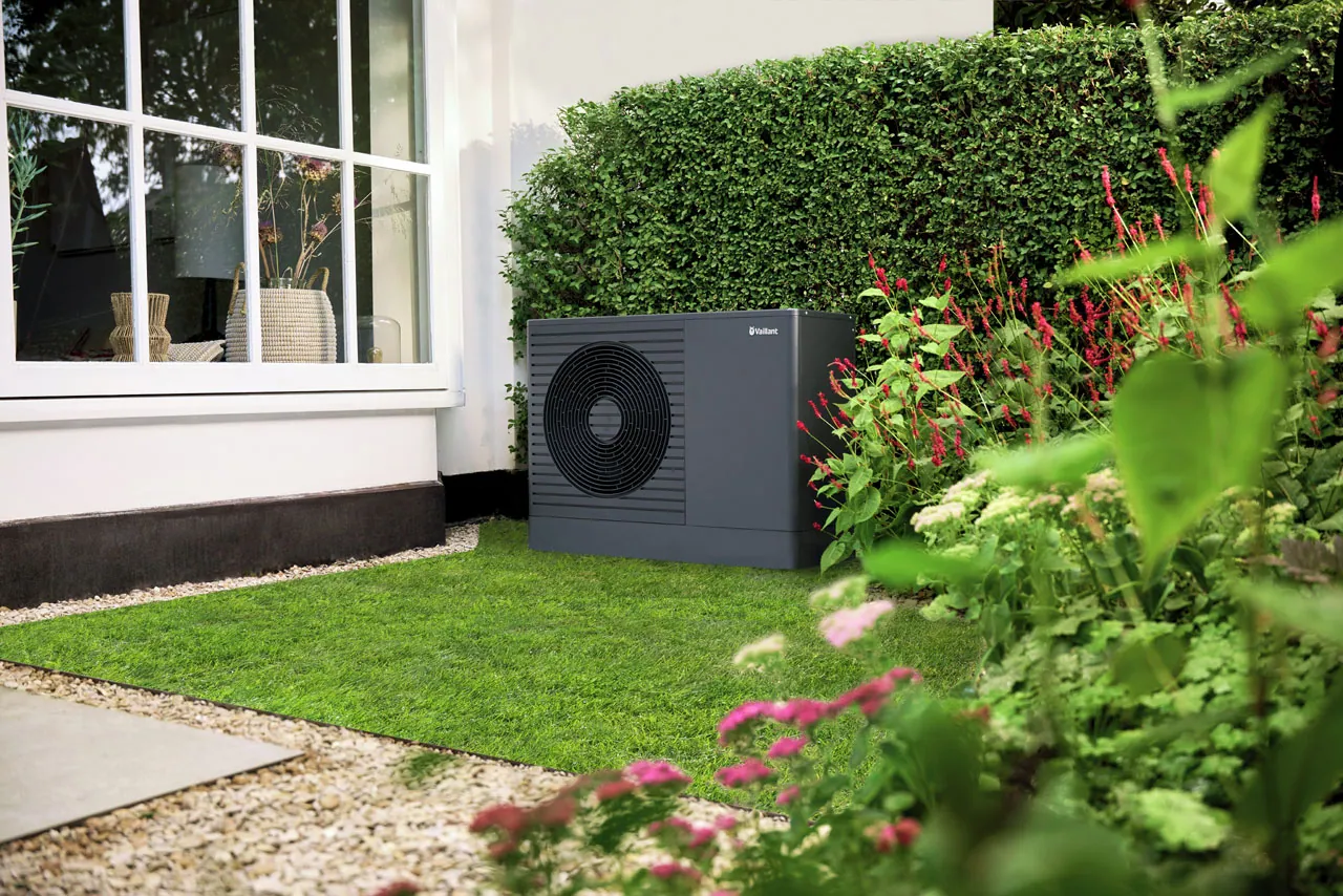 Wärmepumpe - aroTHERM pro &middot; Thoma-Laudan Gebäudetechnik